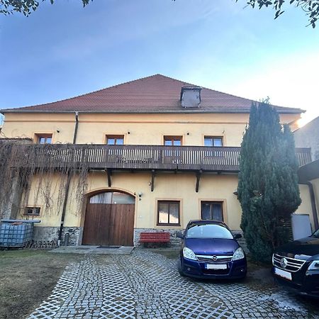 Restaurace A Penzion Podloubi Opočno Exteriér fotografie