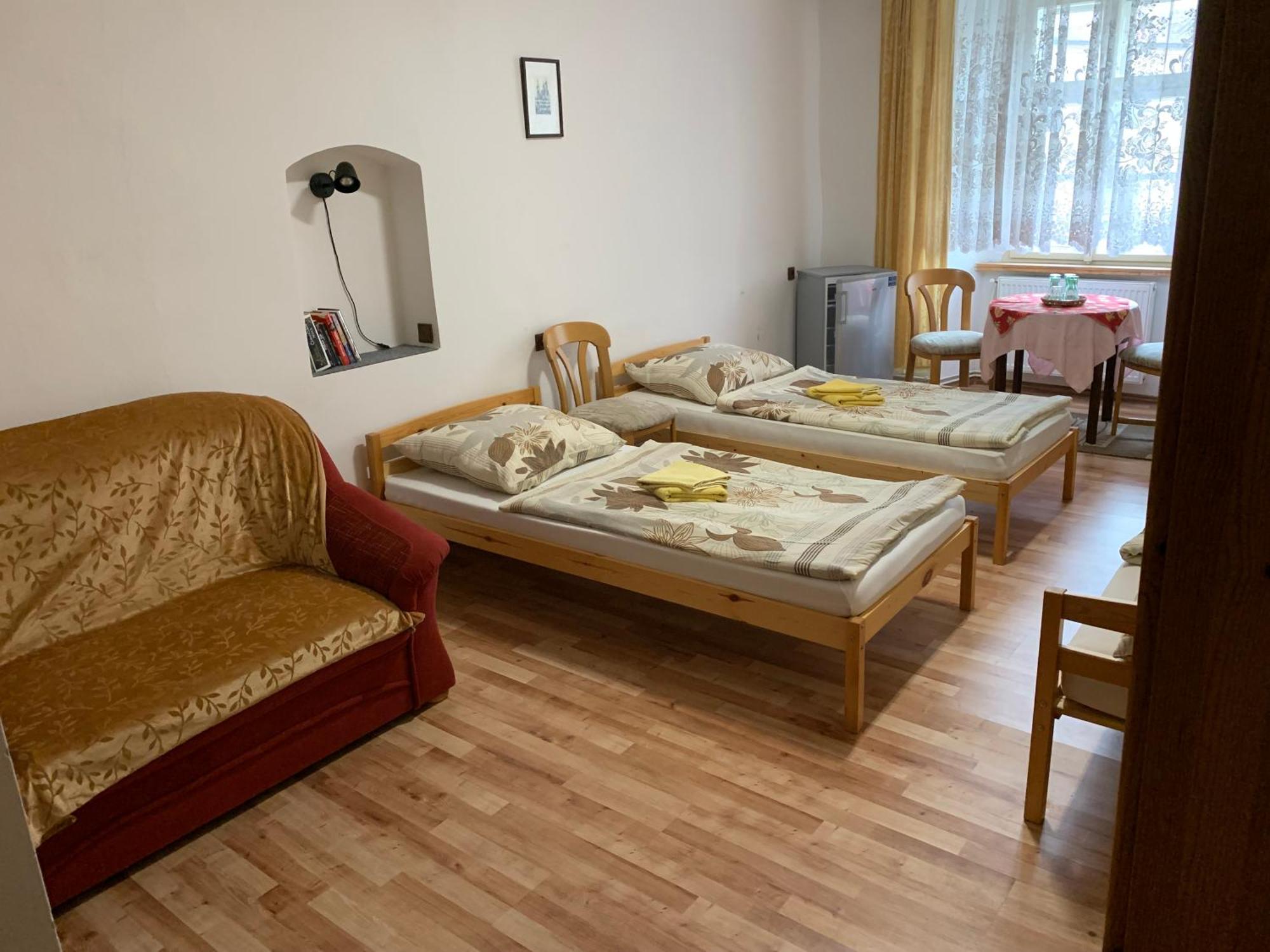 Restaurace A Penzion Podloubi Opočno Exteriér fotografie