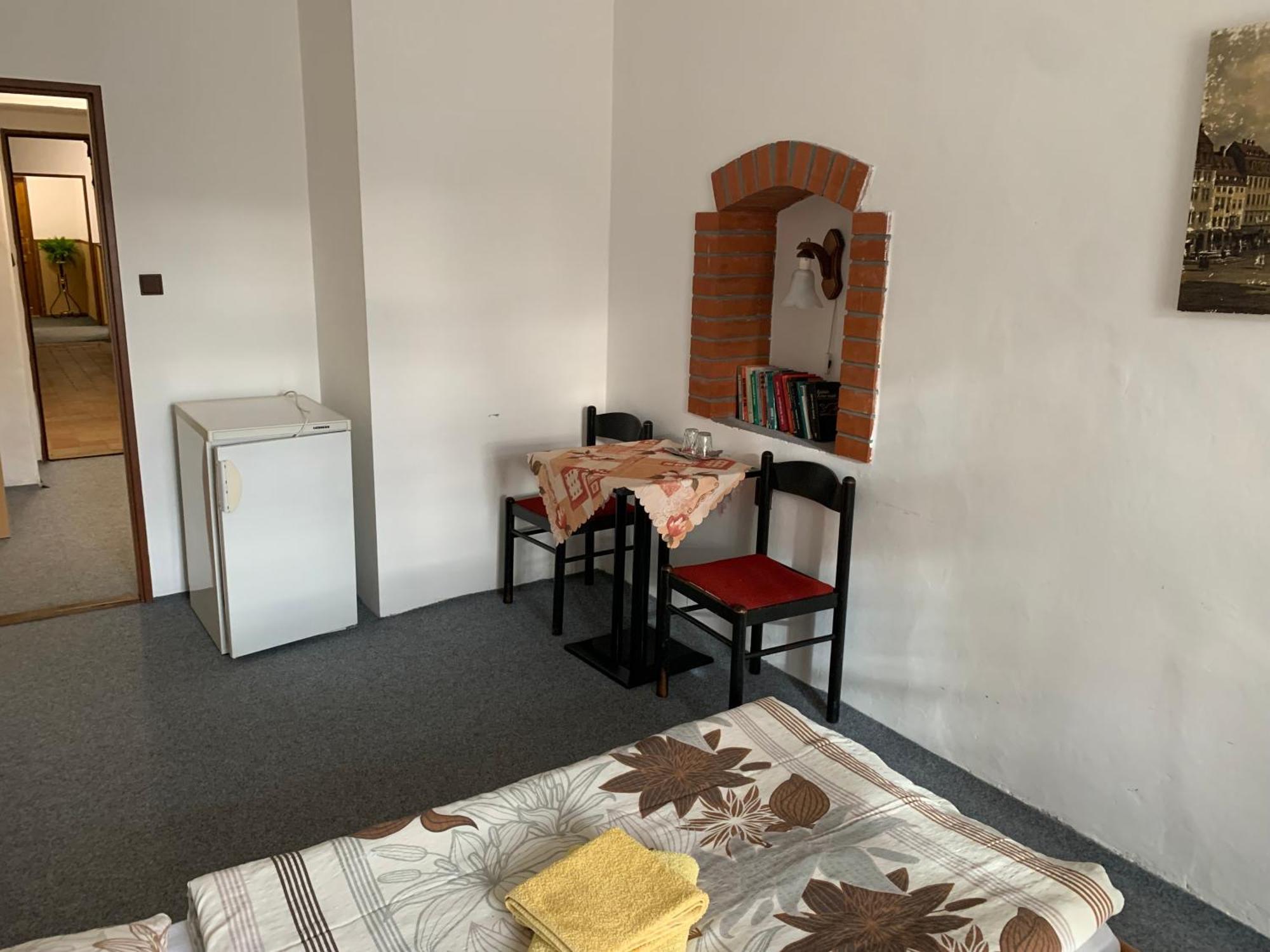 Restaurace A Penzion Podloubi Opočno Exteriér fotografie