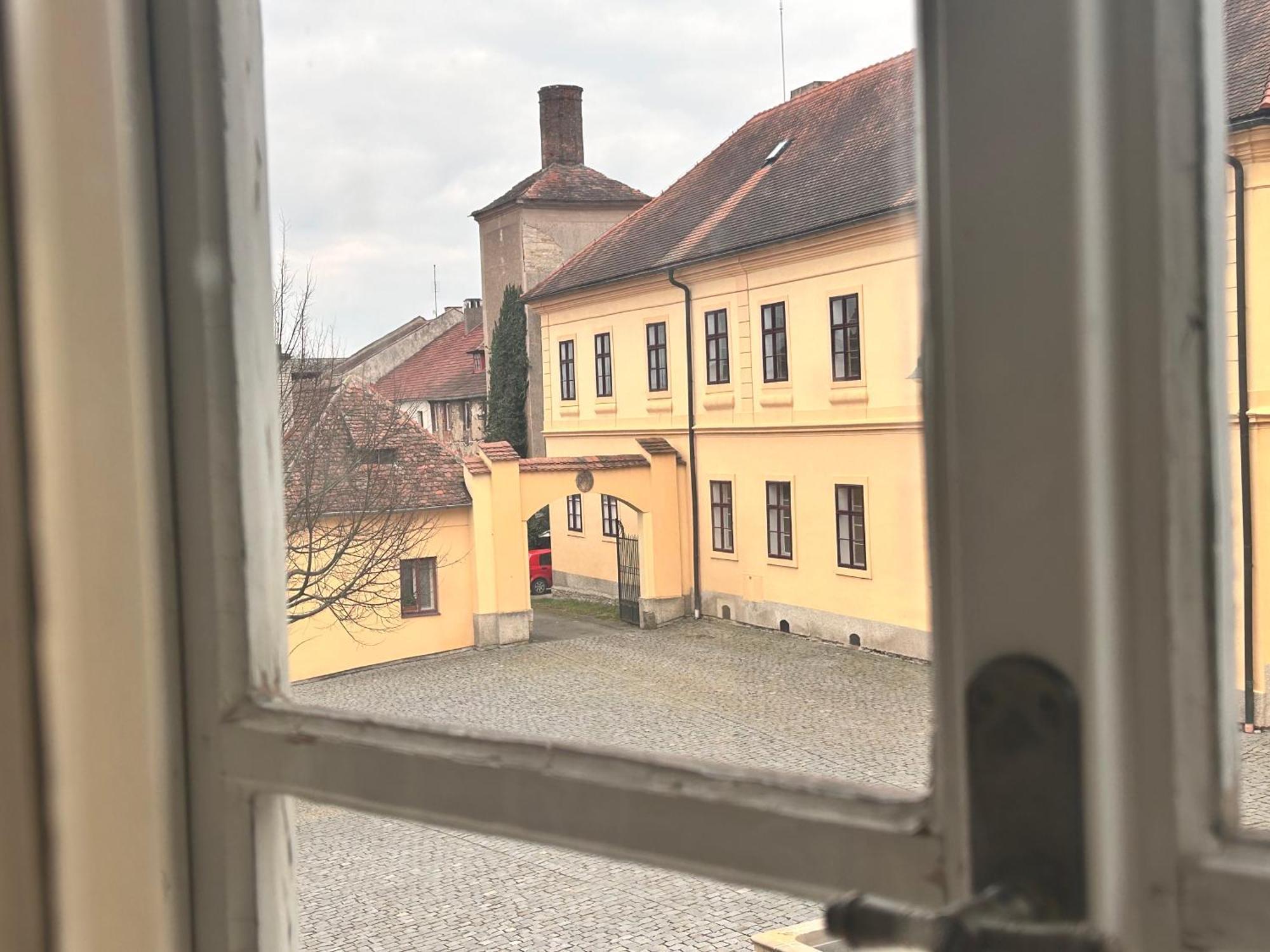 Restaurace A Penzion Podloubi Opočno Exteriér fotografie